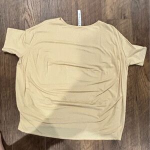 Lululemon Back in Action short sleeve tee